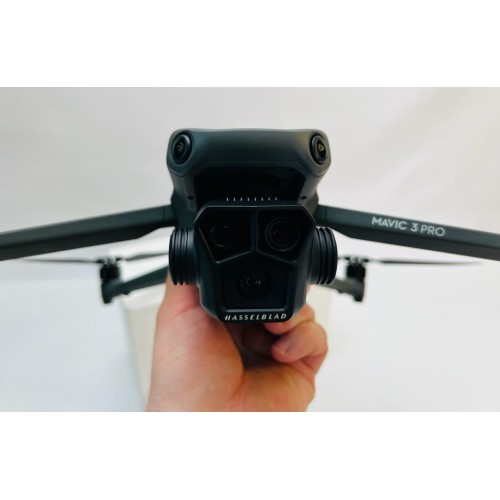 Квадрокоптер DJI Mavic 3 Pro в Казани с пультом DJI RC