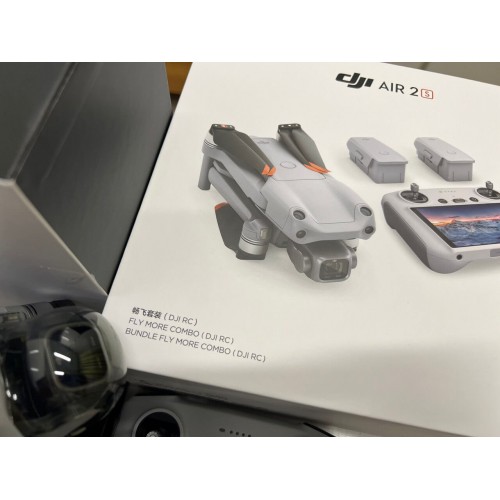 Квадрокоптер DJI AIR 2S Fly More Combo (пульт DJI RC с экраном) в Казани